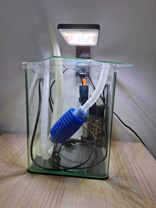 Vand acvariu Dennerle 10l + accesorii - 250 lei