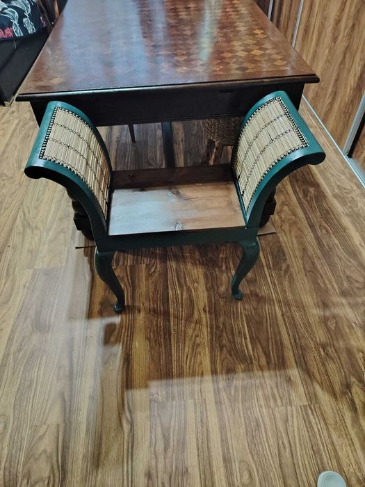 Vând scaun rustic sau chiar vintage