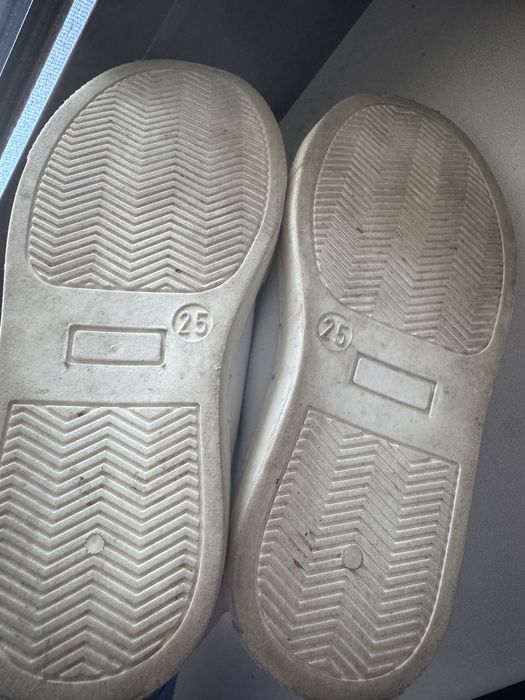 Adidasi moschino fetite 25