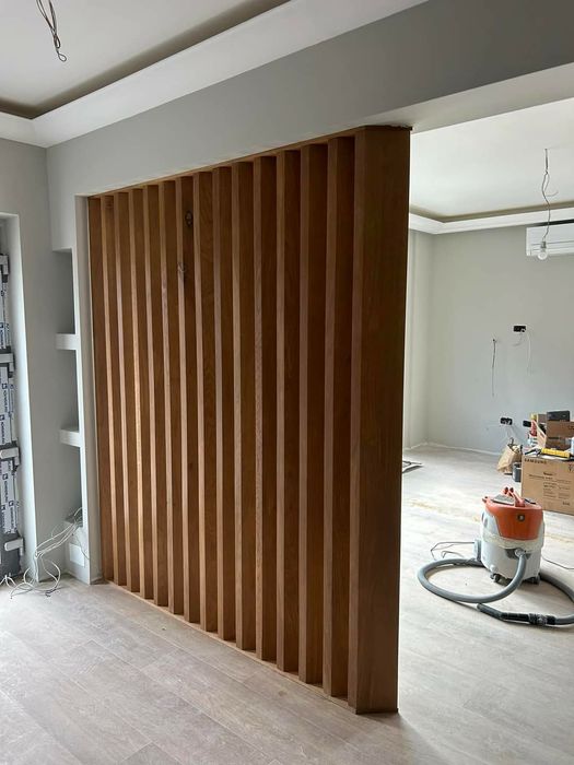 Scari interioare, balustrade, riflaje, plinte, pervaze din lemn masiv