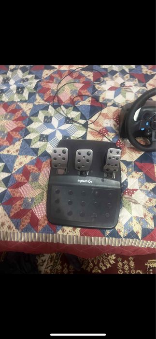 Volan gaming plastation logitech