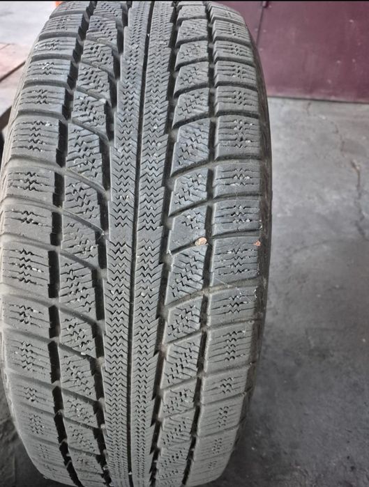 Продам шины зимние состояние хорошее