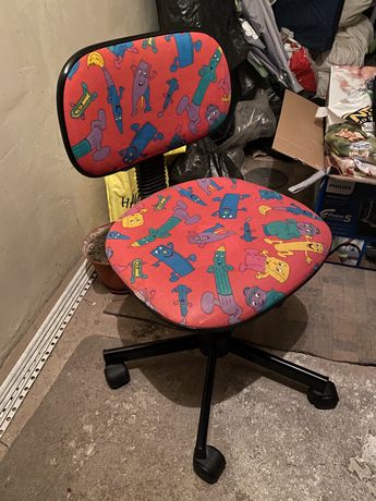 Детски компютърен стол