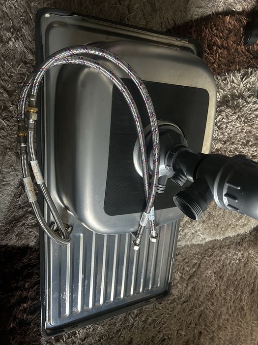 Мивка с батерия сифон и меки връзки