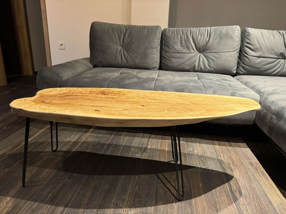 Маси, плотове, рафтове, подноси за сервиране, дъски за рязане