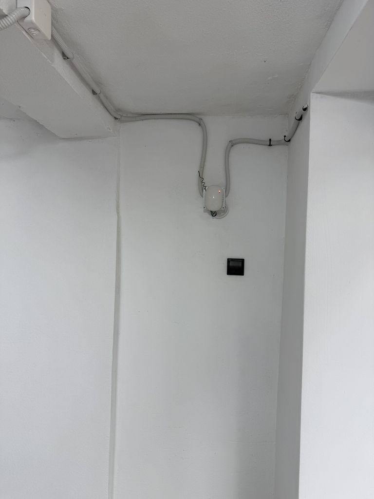 Продава се Гараж / Паркомясто в Плевен, 9-ти квартал - 25 кв.м за 1400 €/кв.м - Снимка #2
