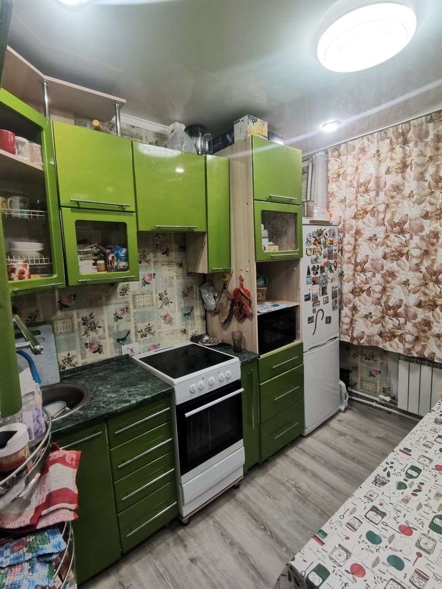 Продаётся 4-х ком кв-ра. Мкр Голубые Пруды дом 6