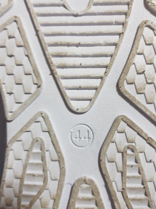 Vand adidași 44 noi