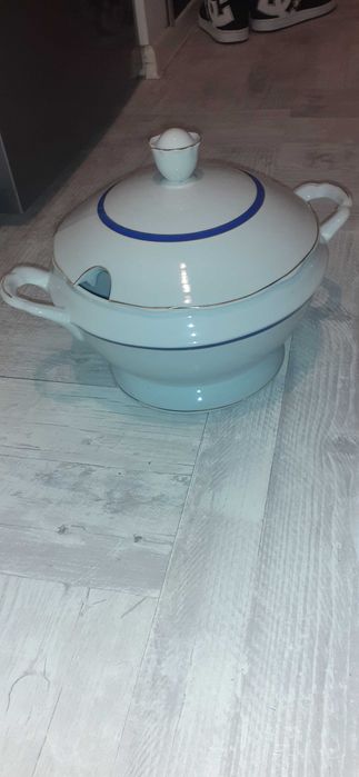 Castron cu capac din portelan, alb