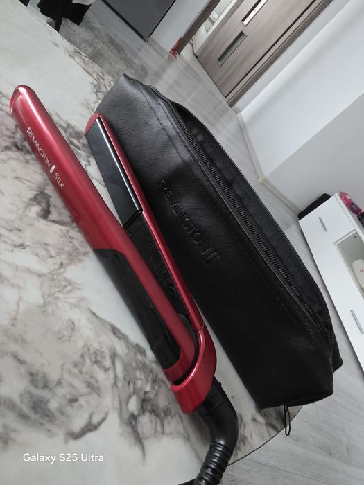 Placa de par Remington Silk S9600 240° in stare perfecta