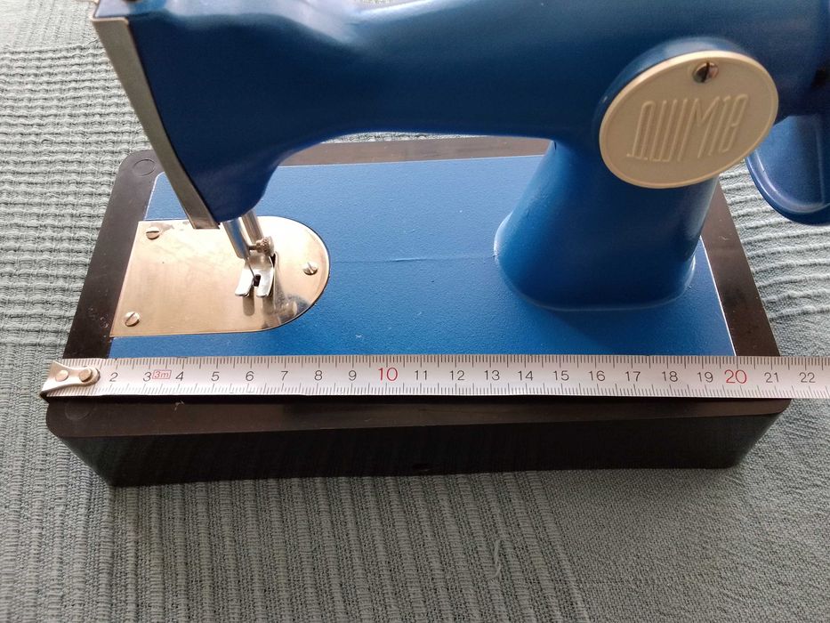 Малка ръчна шевна машина
Пращам по Спиди или Еконт