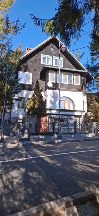 Sinaia zona Peles apartament in vila plus anexa