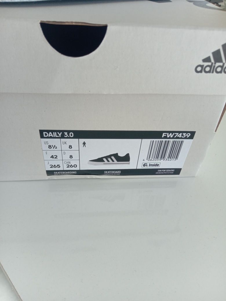 Мъжки маратонки Adidas нови в кутия