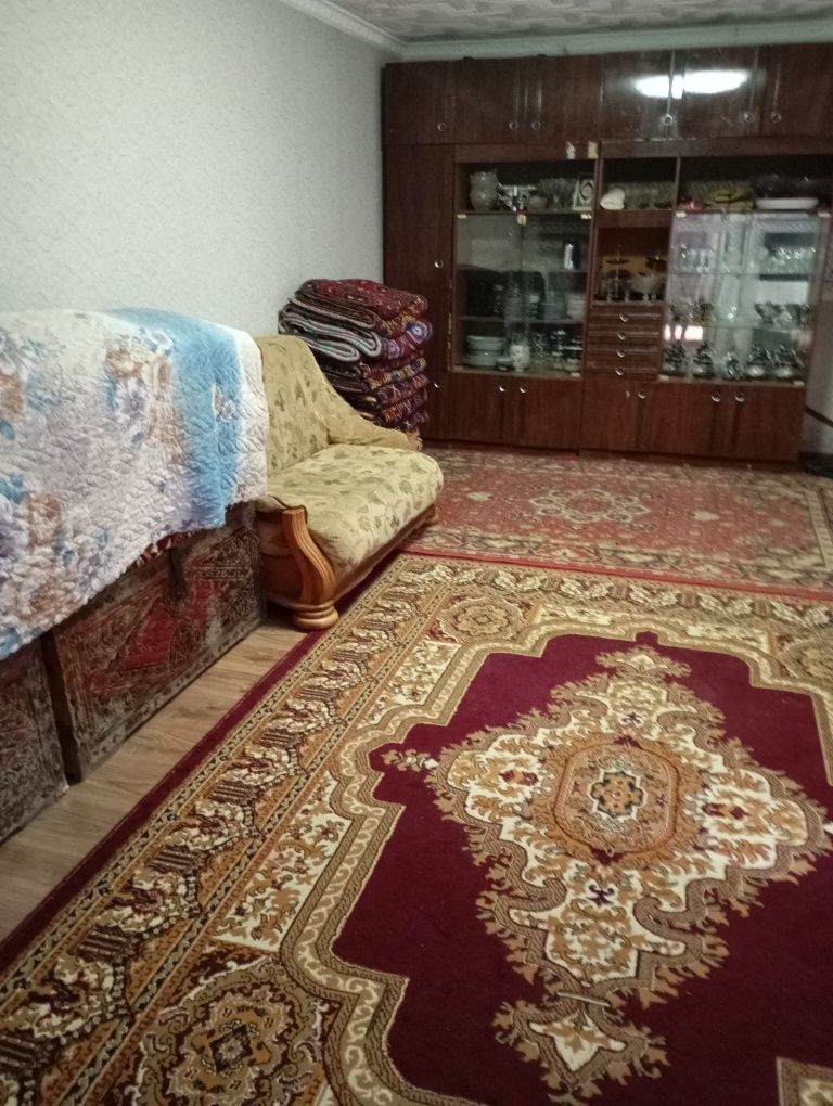Yangibozor tarafda uy sotiladi