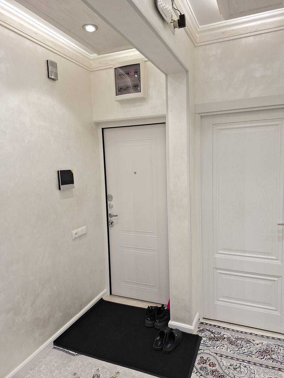 Шайхонтохур  
Ориентир: Чорсу, Жар стадион  4/4/5    
87м2 $125 000