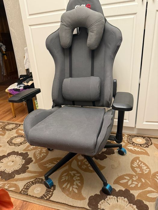 AGE M  игровое кресло