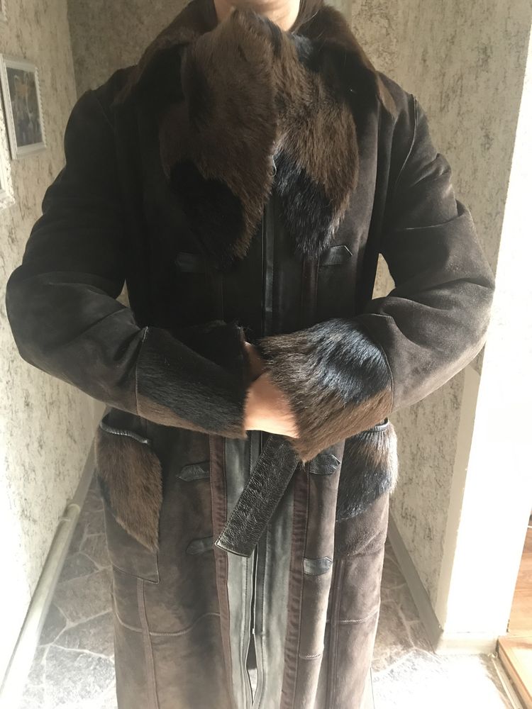 Замшевое пальто с натуральным мехом внутри