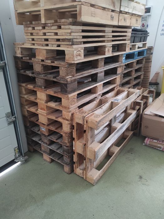 Vând Europaleti in stare buna