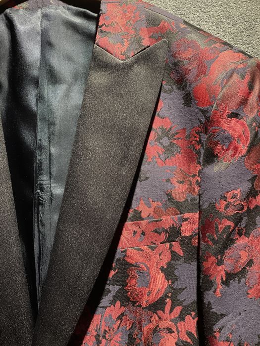 Мъжко сако Teodor, размер 50 M / L, червено флорален мотив, като ново