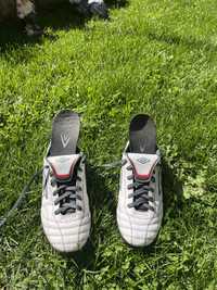Обувки за изкуствена трева