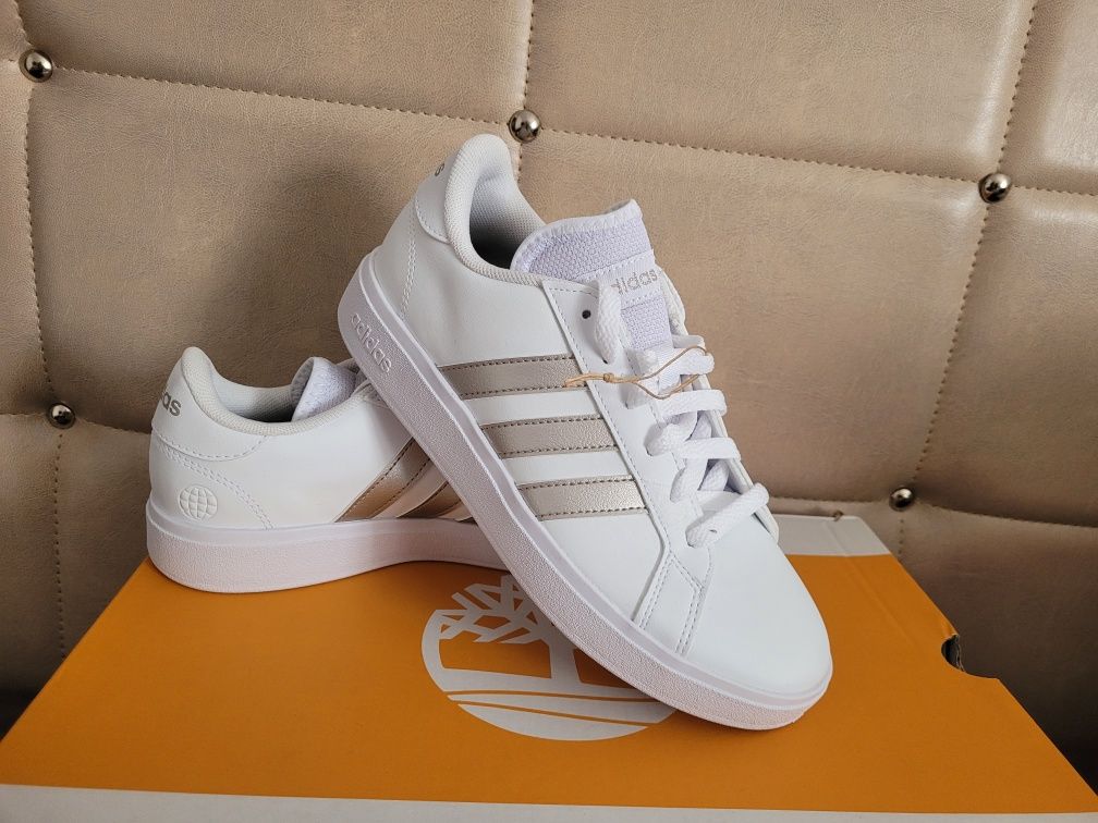 Adidasi adidas  noi