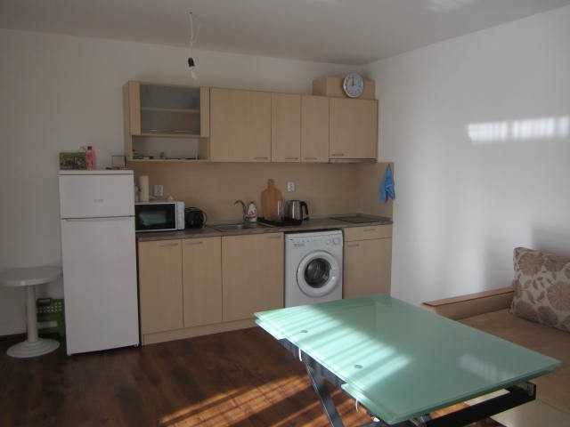 Дава се под наем Двустаен апартамент в Свети Влас - 60 кв.м за 357 € - Снимка #3