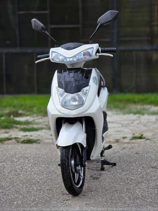 Vând Scuter Electric  WARRIOR Z-TECH ZT-27, fara permis