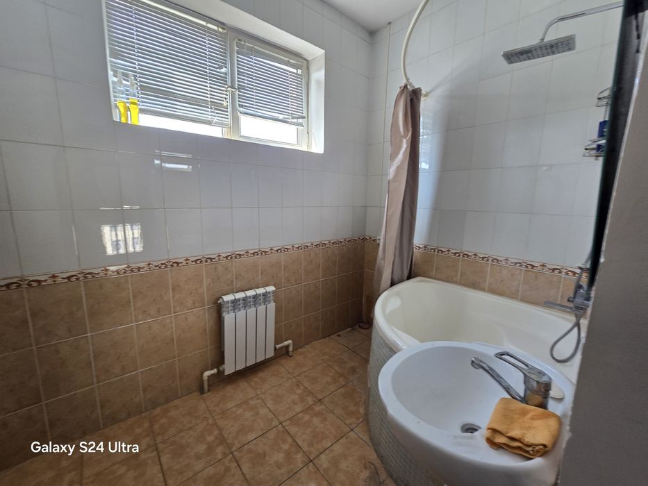 2 xona sotiladi 10000 $ istiklol stadionda