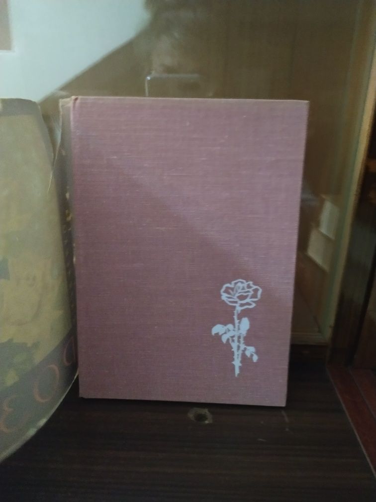 Книга "Розы" 1966 г.
