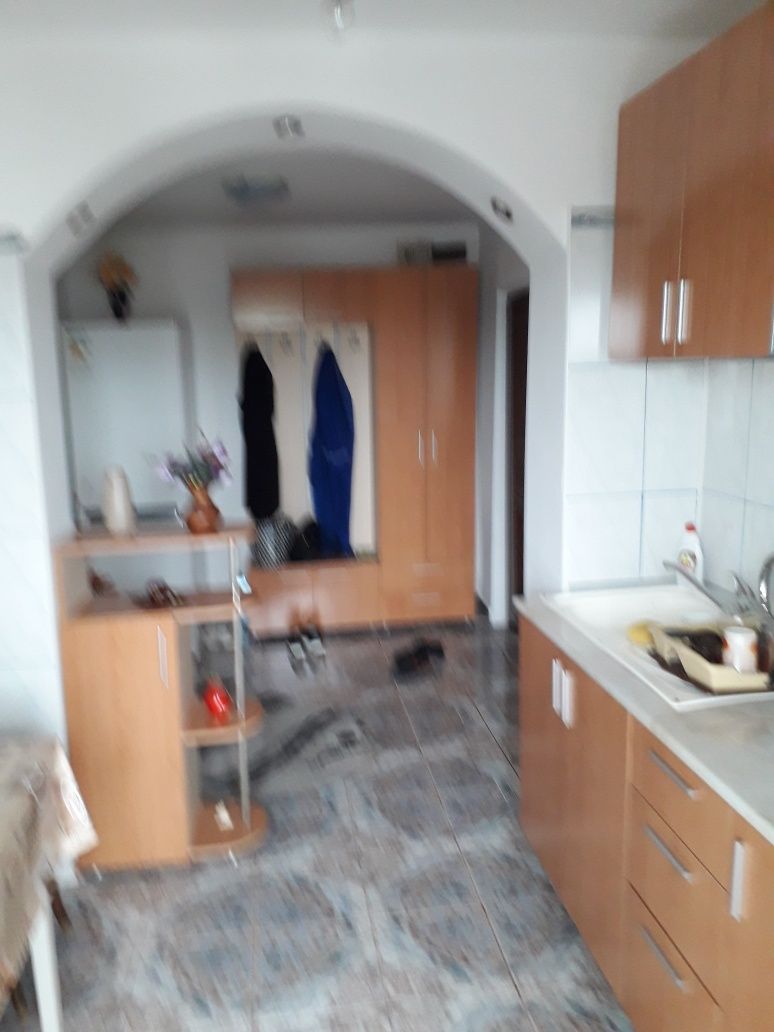 Vand apartament 2 camere decomandat