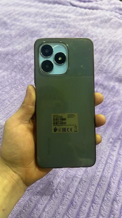 Продается почти новая Realme not 50