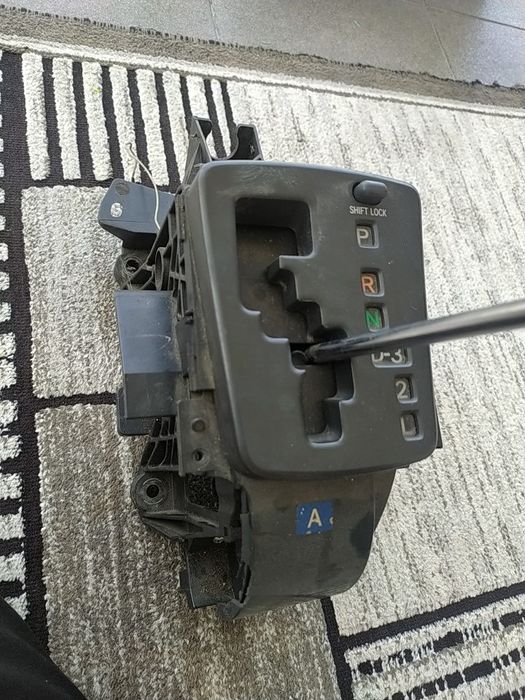 Продают каробка передачь. Toyota Corolla