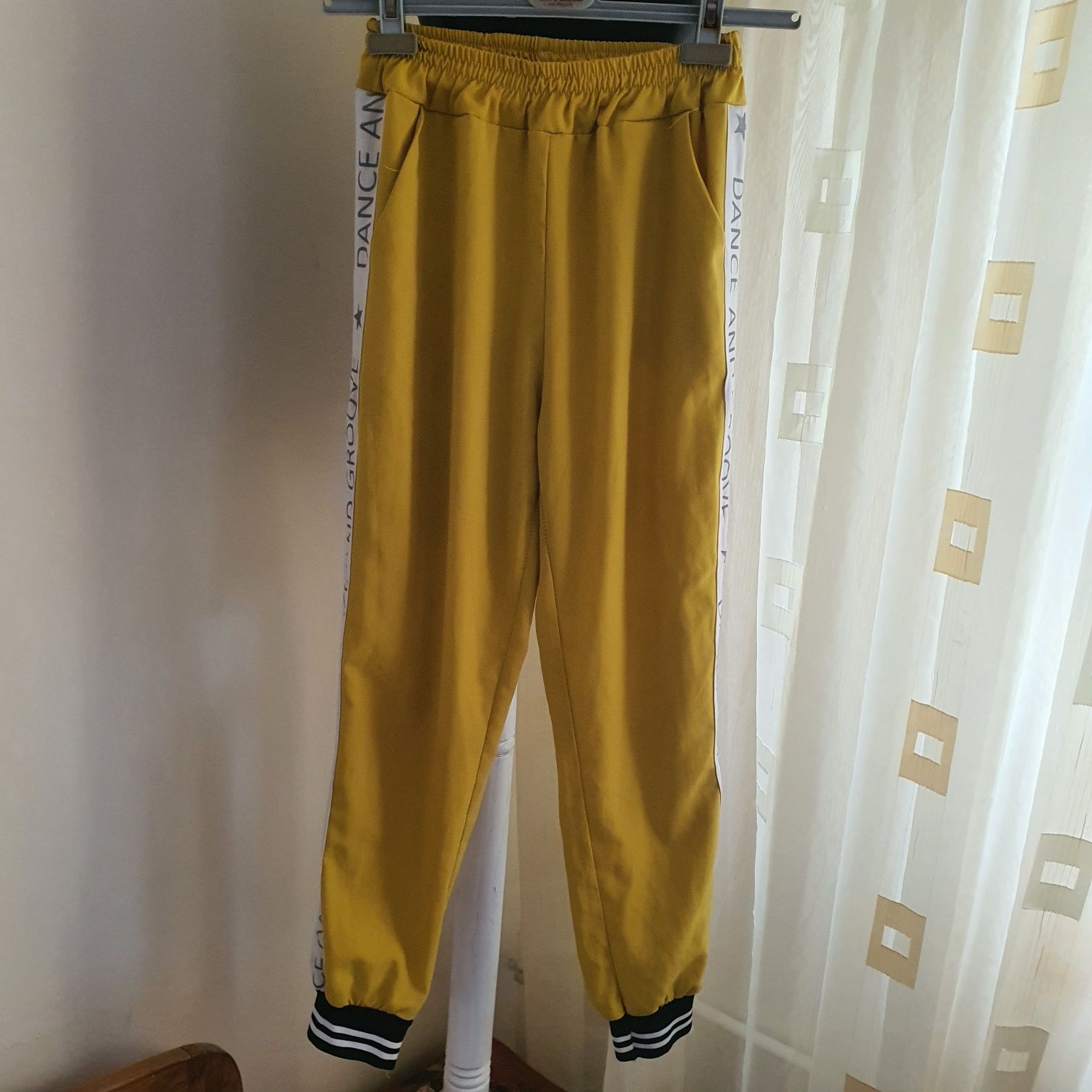 Pantaloni sport casual cu banda