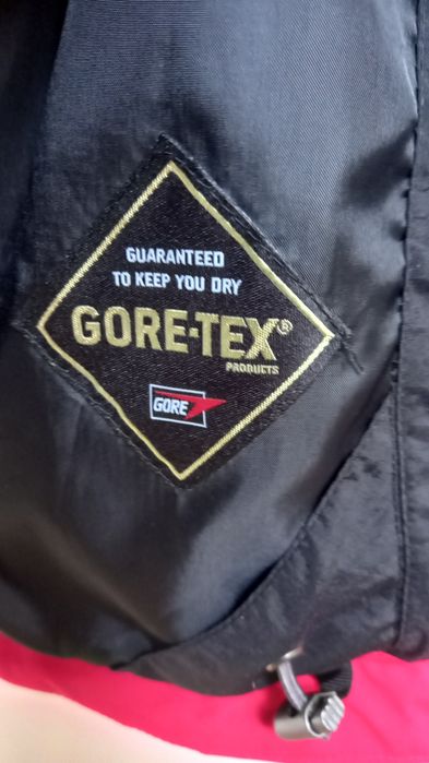 Jachetă sport anti vânt și ploaie