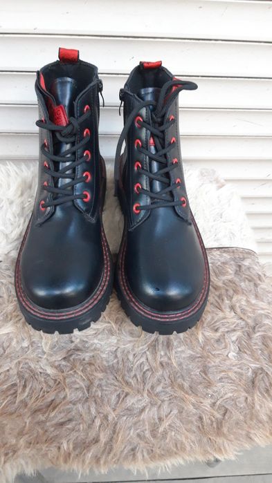 Продам ботинки  весна