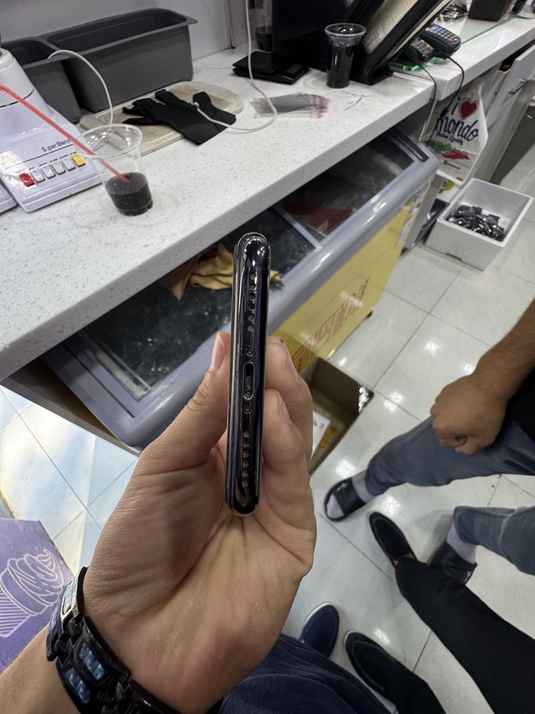 Iphone X sotiladi srochna
