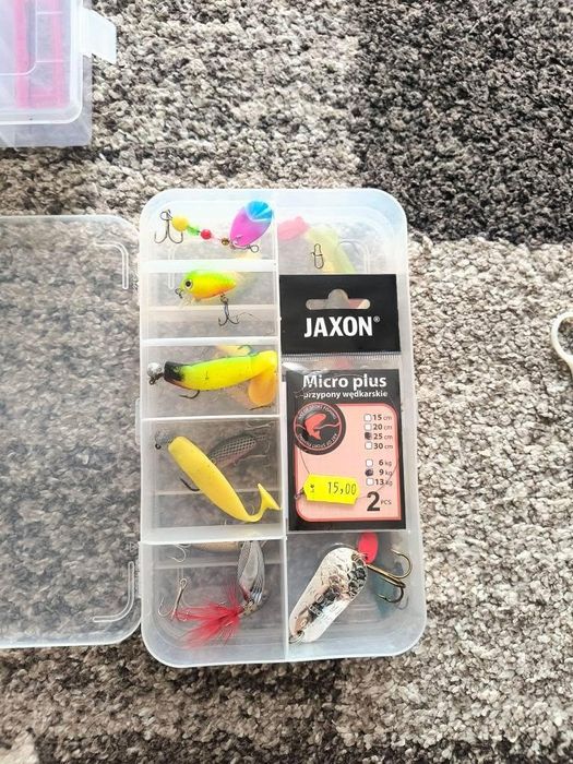 Vând chestii de pescuit