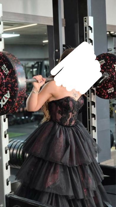 Огнена бална рокле с корсет