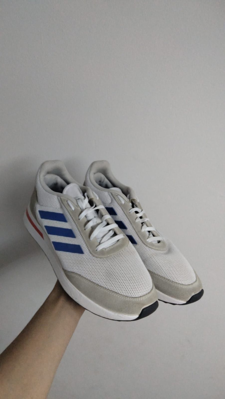 Vând adidași Adidas Run 70S