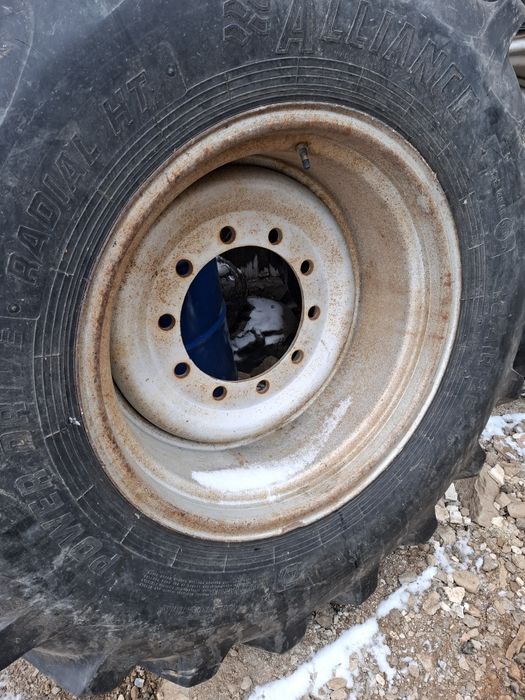 Cauciucuri cu janta 18.4 R26 pentru tractor Fend