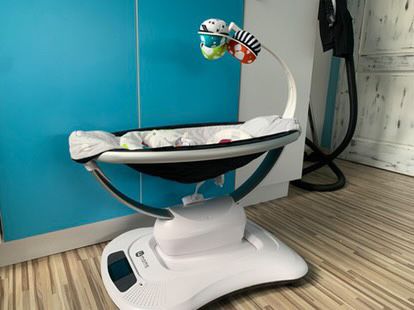 Луксозна бебешка люлка MamaRoo 4 – перфектно състояние!