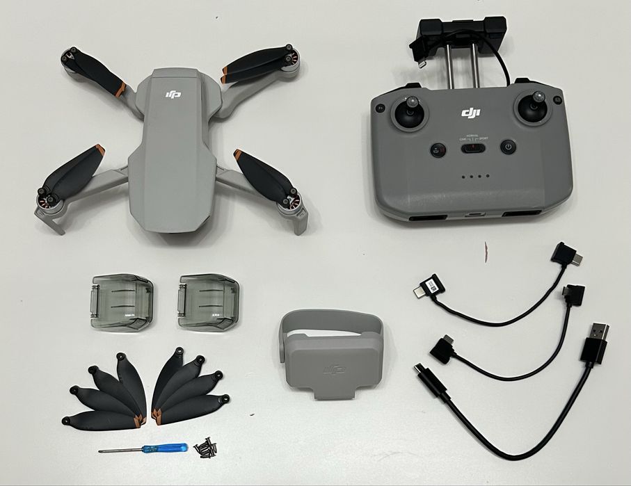 Dronă DJI Mini 2 SE în garanție + accesorii