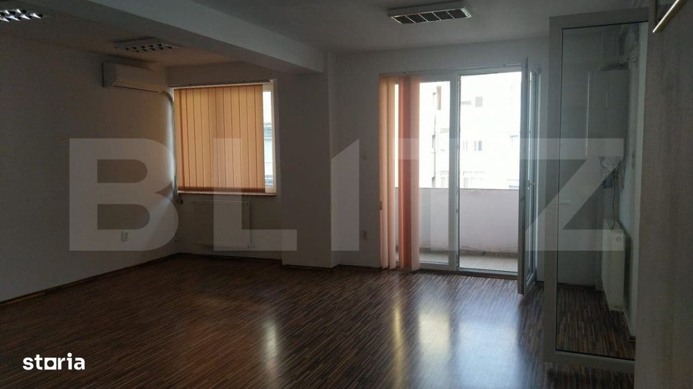 Apartament de vanzare, cu o camera, 44 mp, zona centrala