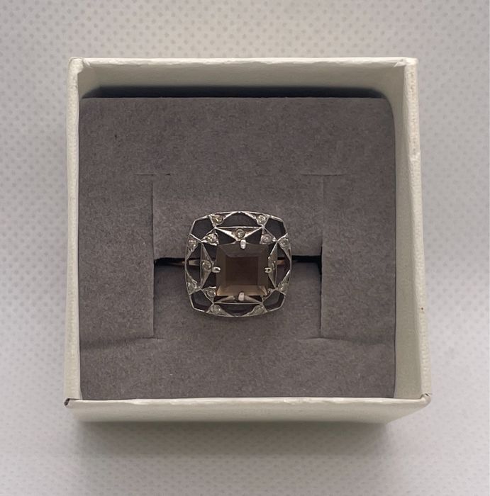 Продам кольцо. Состояние отличное.