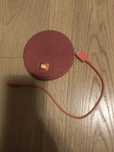 Vând boxă Jbl Clip 2,cu cablu de încărcare,la preț bun!!!
