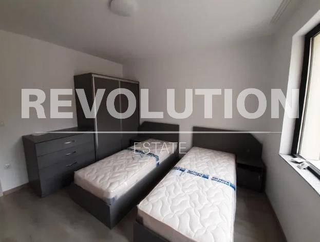 Дава се под наем Тристаен апартамент в Варна, Център - 100 кв.м за 600 € - Снимка #3