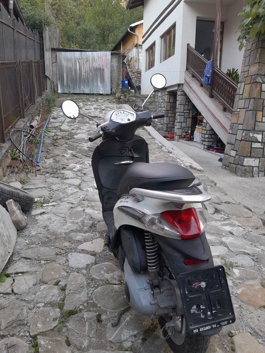 Vând scuter piaggio