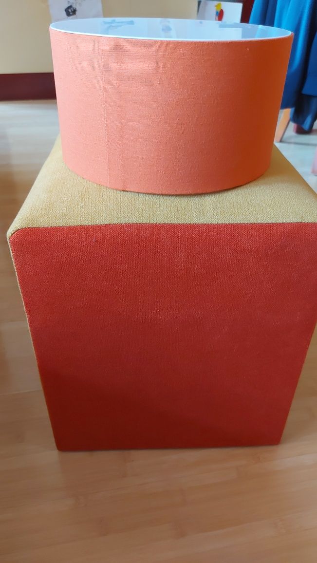 Малко ползван оранжев лампион плат,диам.25 см,без забележки