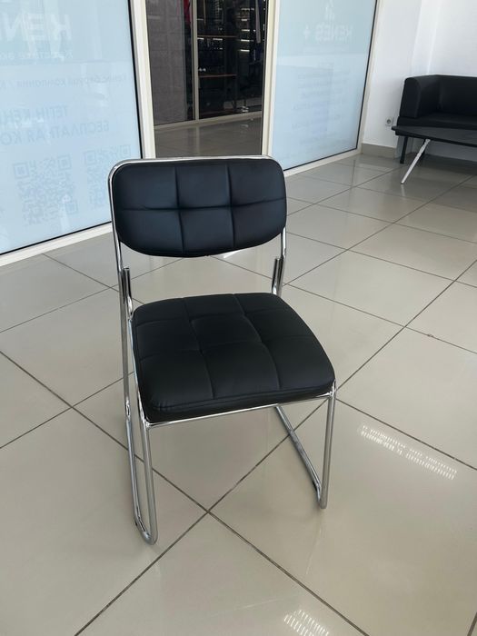 Стулья офисные практически новые