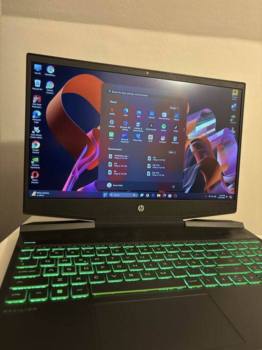 Laptop Gaming HP Pavilion 15-dk2xxx – Intel i5, RTX, SSD  impecabi